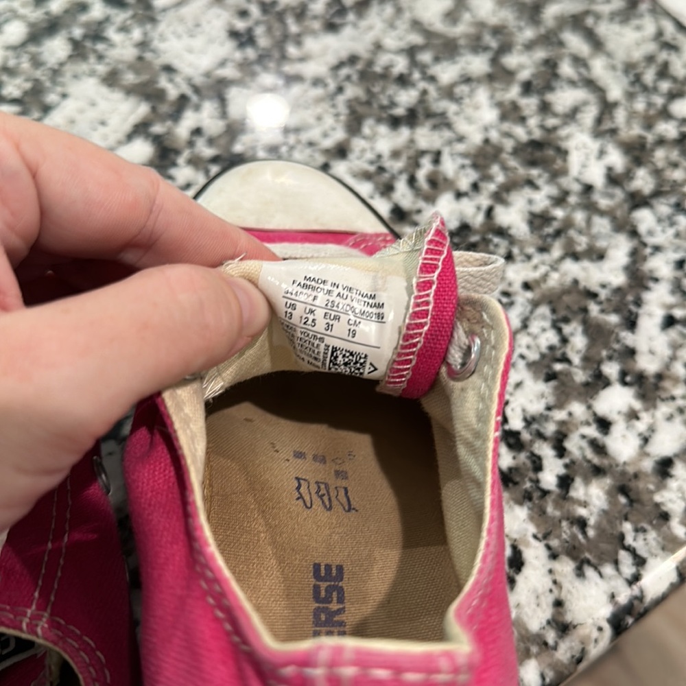 Pink Converse - Picture 6 of 6